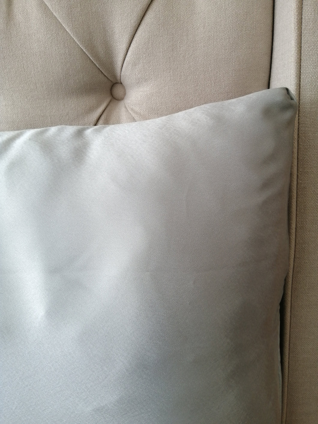 Satin pillow cover (envelope closing)